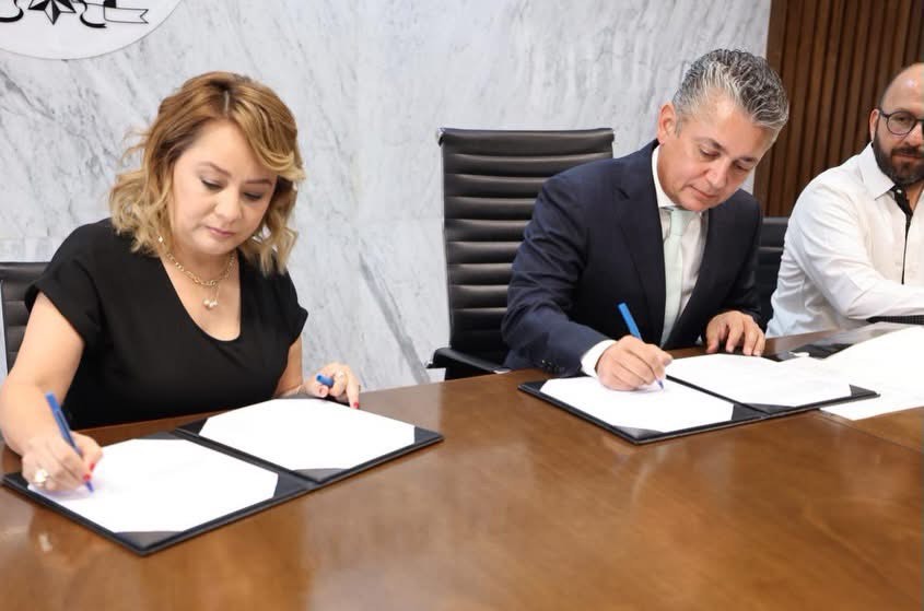 Firma Mery convenio de colaboración 